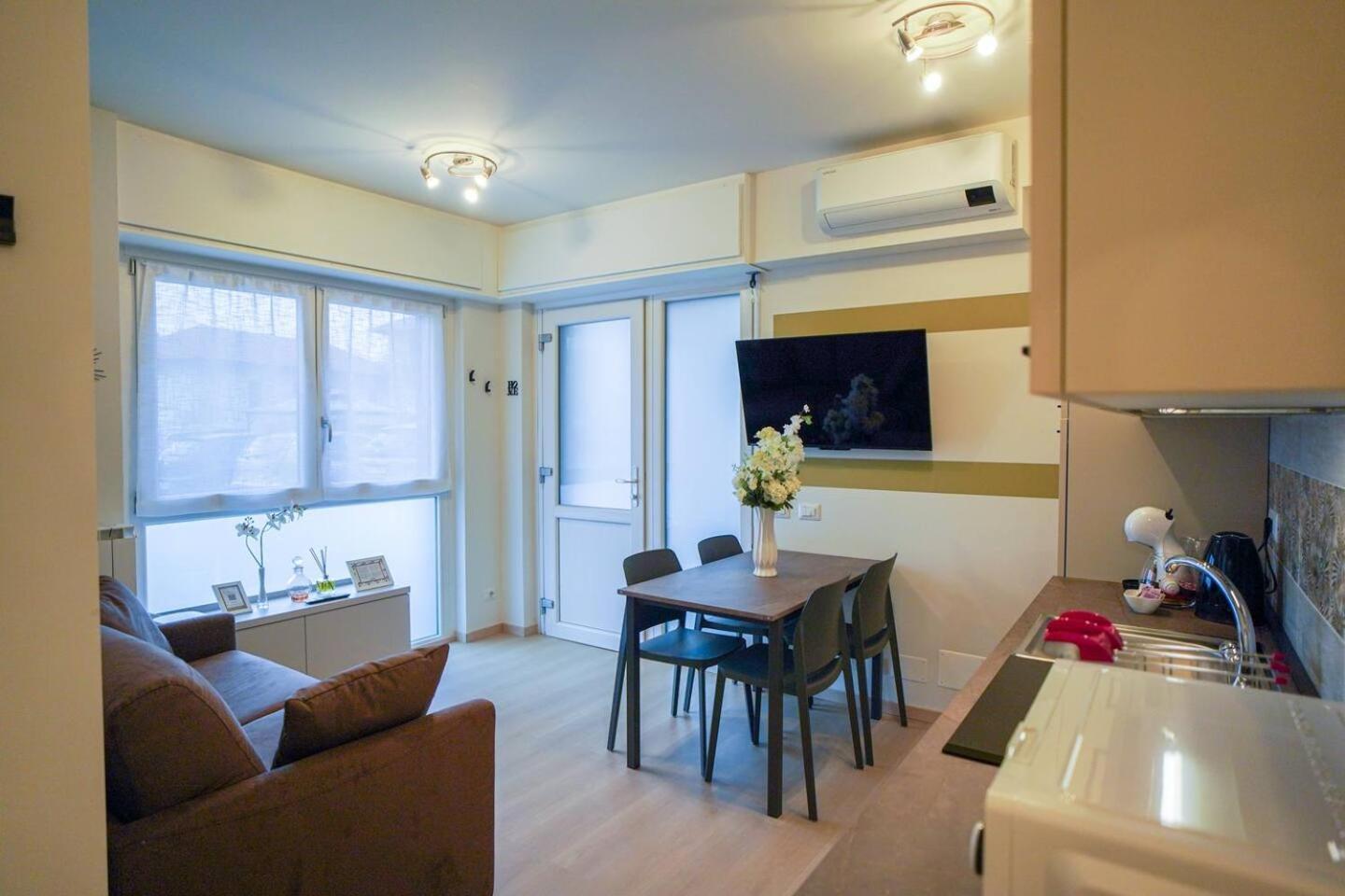 Gelsomino Suite Leonardo Academy, Mxp & Laghi เซสโต คาเลนดิ ภายนอก รูปภาพ